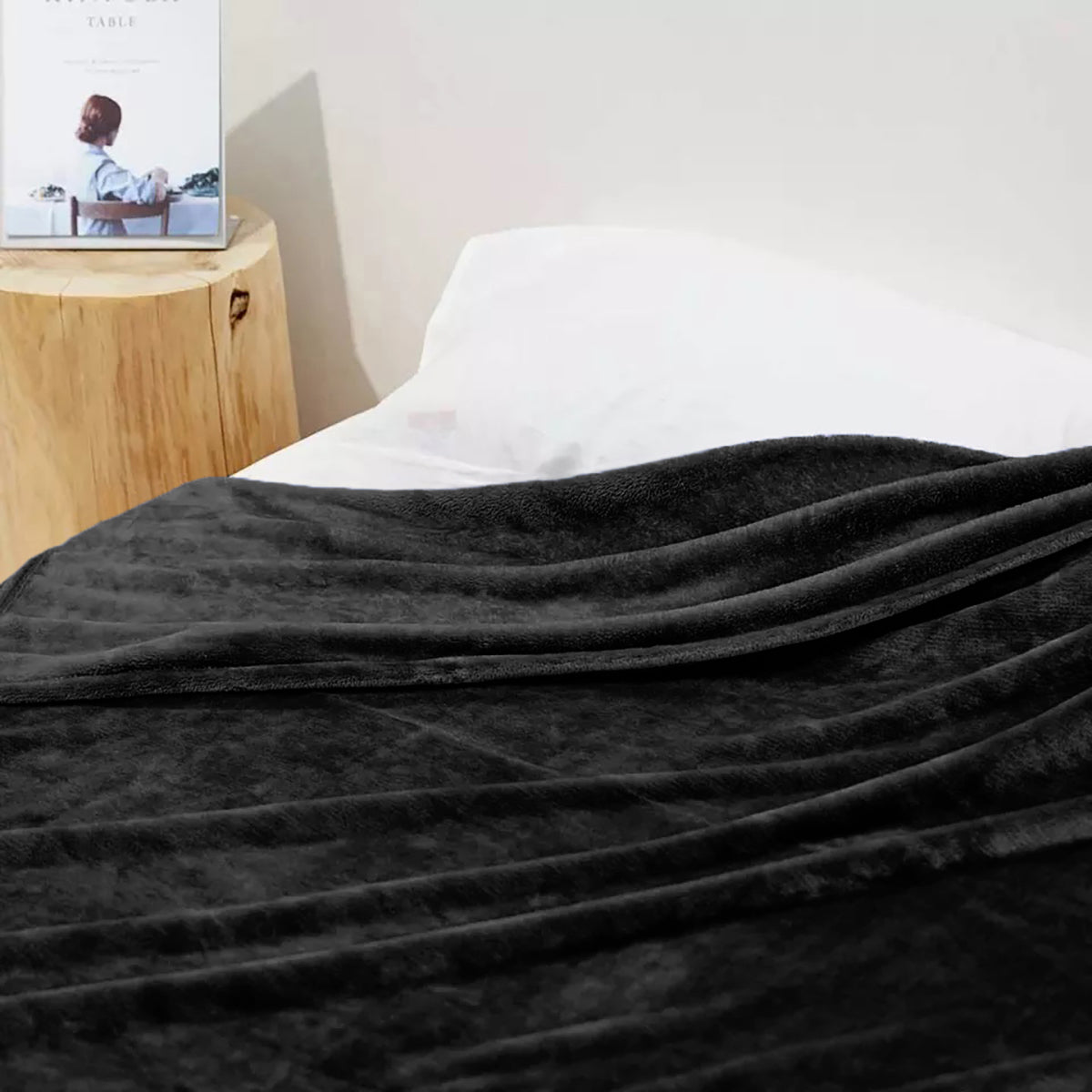 Full Size Black Extra Soft Cozy Microfiber Throw Blanket – Warm & Lightweight Comfort
