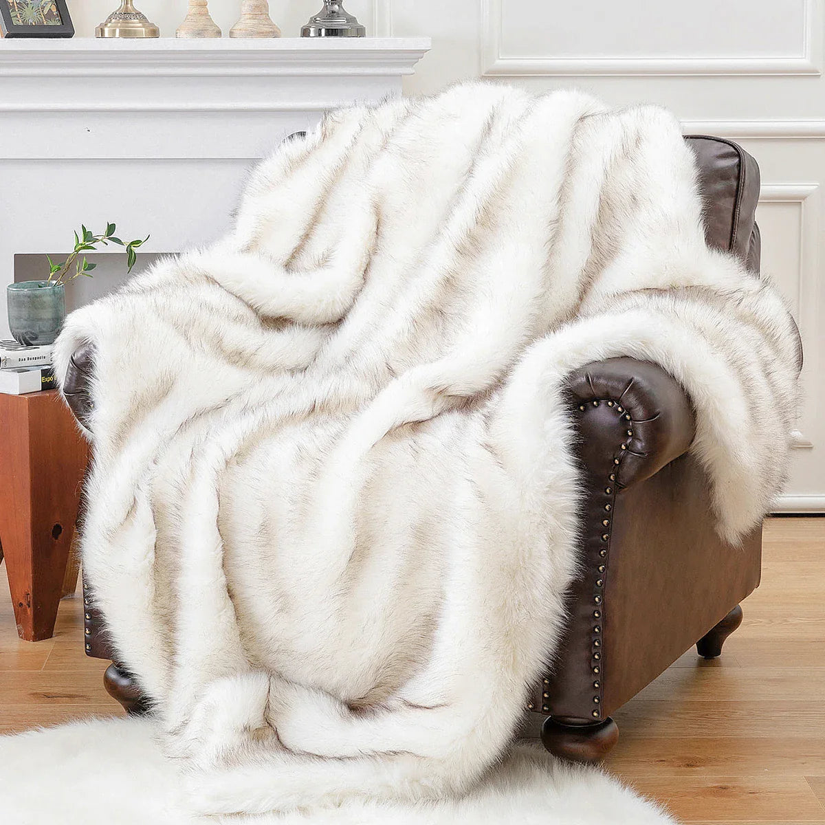 LUX Soft Faux Fur Blanket – Cozy, Warm & Ultra-Plush LUXHOME