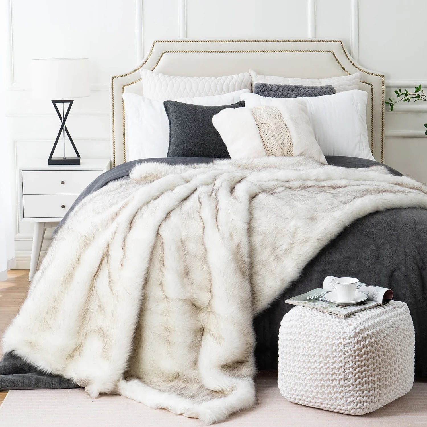 LUX Soft Faux Fur Blanket – Cozy, Warm & Ultra-Plush LUXHOME